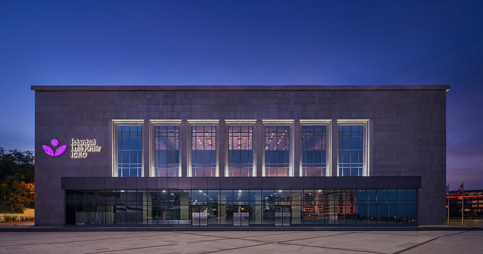 <p>LÜTFİ KIRDAR ASIM KOCABIYIK ODİTORYUMU</p>